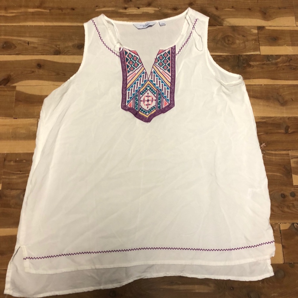 Cute Aztec pattern tank - Picture 2 of 5